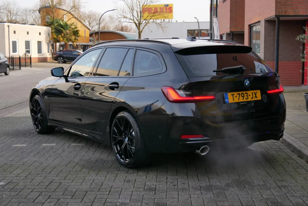 320e.station.sport.leer.facelift.leer.org ned geleverd