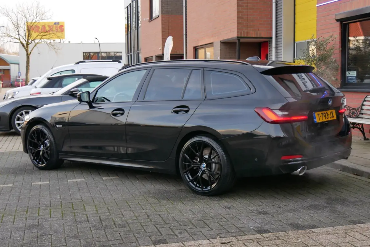 320e.station.sport.leer.facelift.leer.org ned geleverd