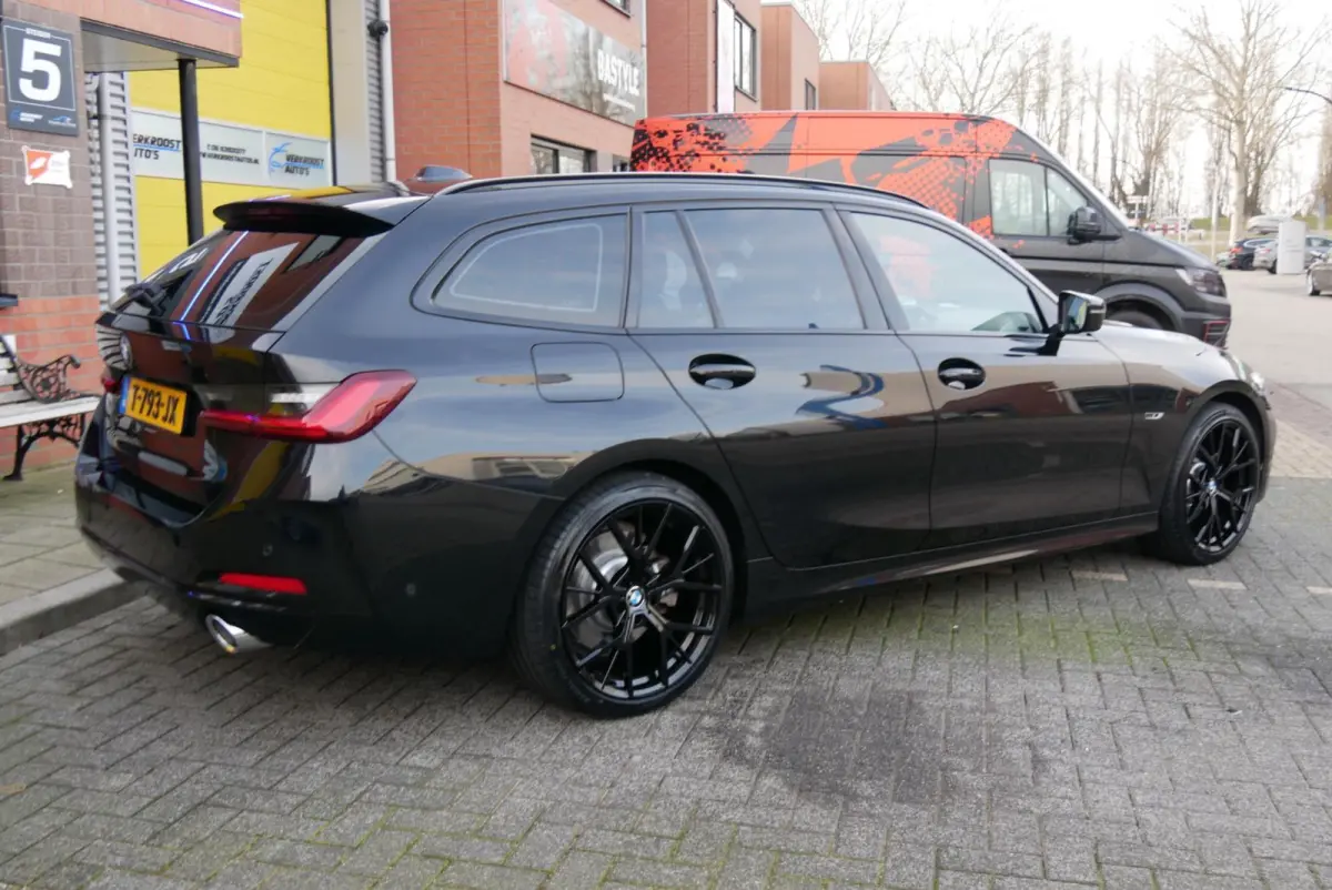 320e.station.sport.leer.facelift.leer.org ned geleverd
