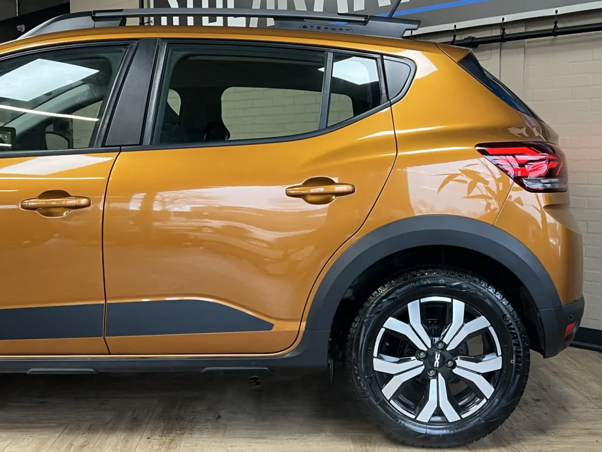1.0 TCe 90 Automaat | Navi | Dode hoek | Stoelverwarming | Camera | PDC V+A | 100% Dacia dealer onderhouden!