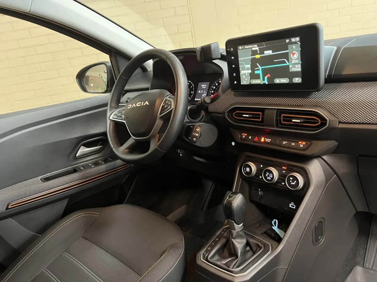 1.0 TCe 90 Automaat | Navi | Dode hoek | Stoelverwarming | Camera | PDC V+A | 100% Dacia dealer onderhouden!