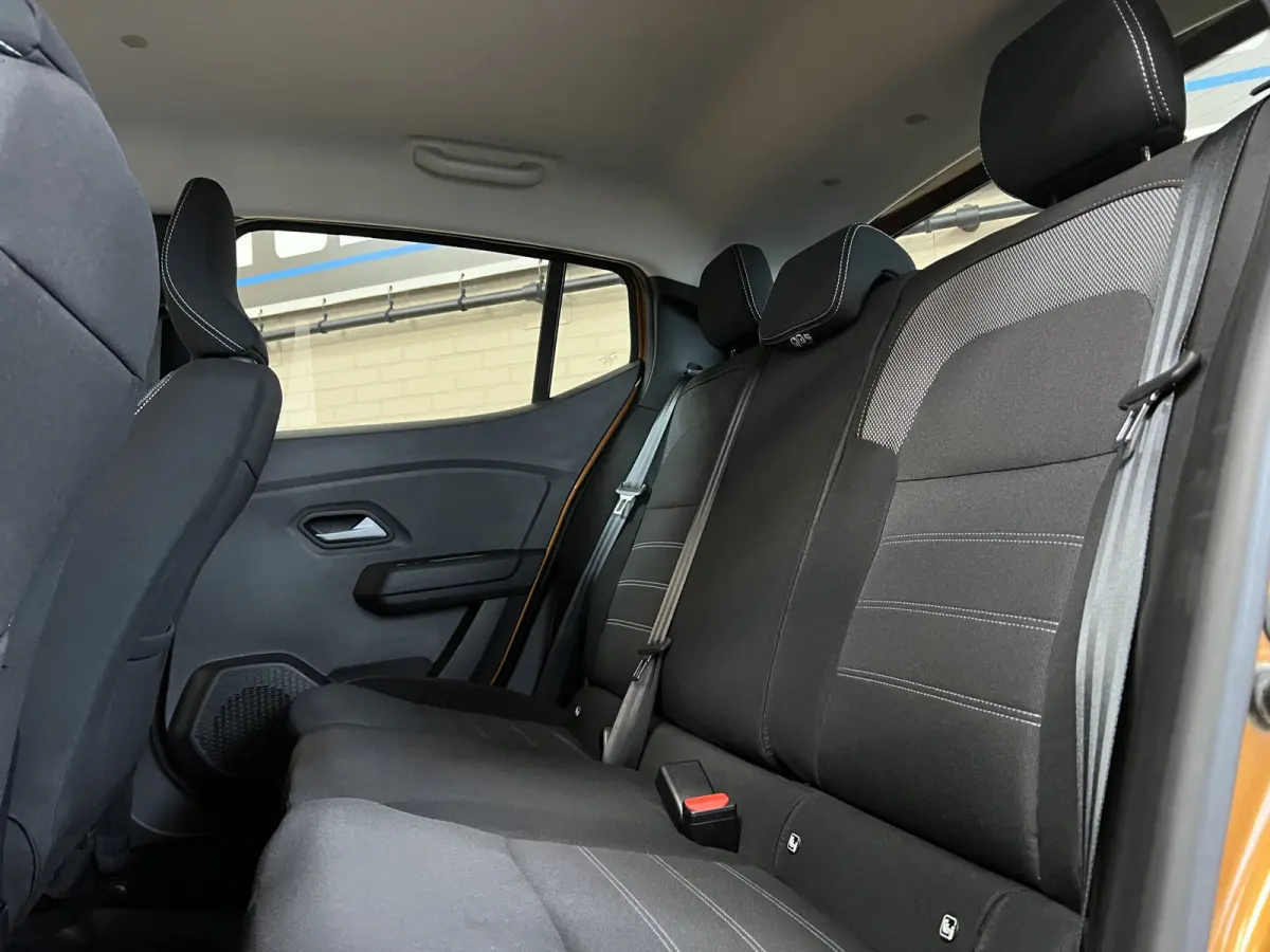 1.0 TCe 90 Automaat | Navi | Dode hoek | Stoelverwarming | Camera | PDC V+A | 100% Dacia dealer onderhouden!