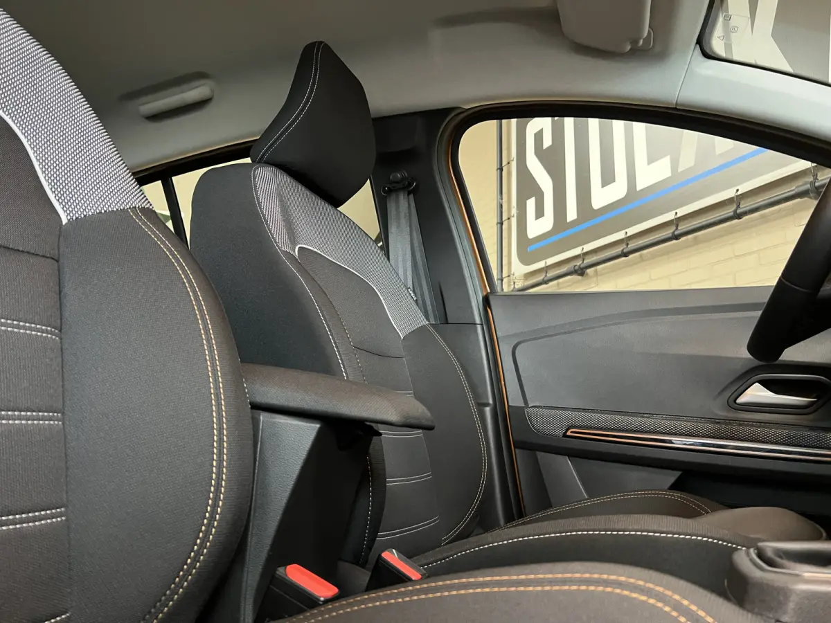 1.0 TCe 90 Automaat | Navi | Dode hoek | Stoelverwarming | Camera | PDC V+A | 100% Dacia dealer onderhouden!