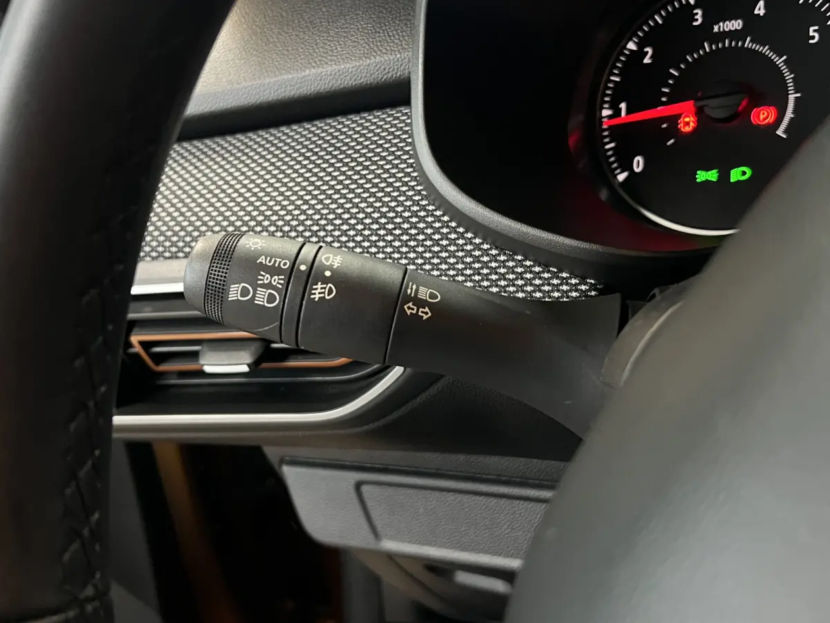 1.0 TCe 90 Automaat | Navi | Dode hoek | Stoelverwarming | Camera | PDC V+A | 100% Dacia dealer onderhouden!