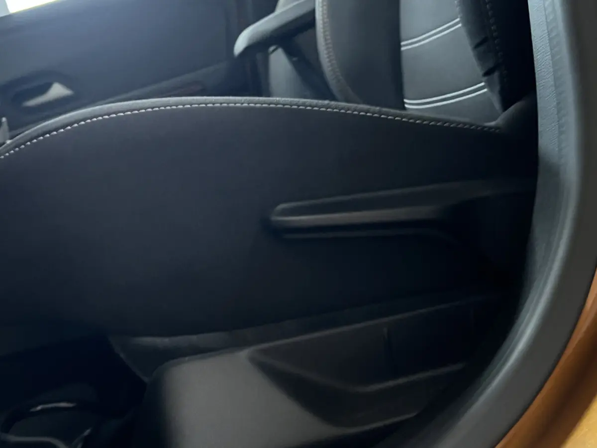 1.0 TCe 90 Automaat | Navi | Dode hoek | Stoelverwarming | Camera | PDC V+A | 100% Dacia dealer onderhouden!