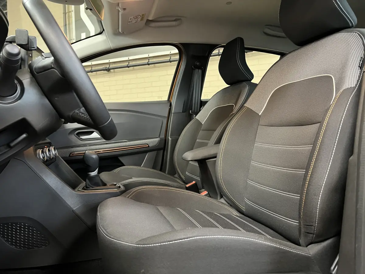 1.0 TCe 90 Automaat | Navi | Dode hoek | Stoelverwarming | Camera | PDC V+A | 100% Dacia dealer onderhouden!