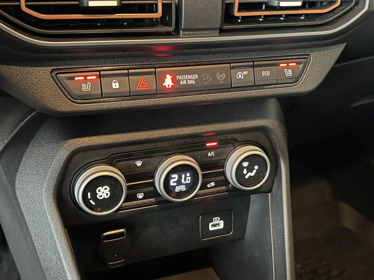 1.0 TCe 90 Automaat | Navi | Dode hoek | Stoelverwarming | Camera | PDC V+A | 100% Dacia dealer onderhouden!
