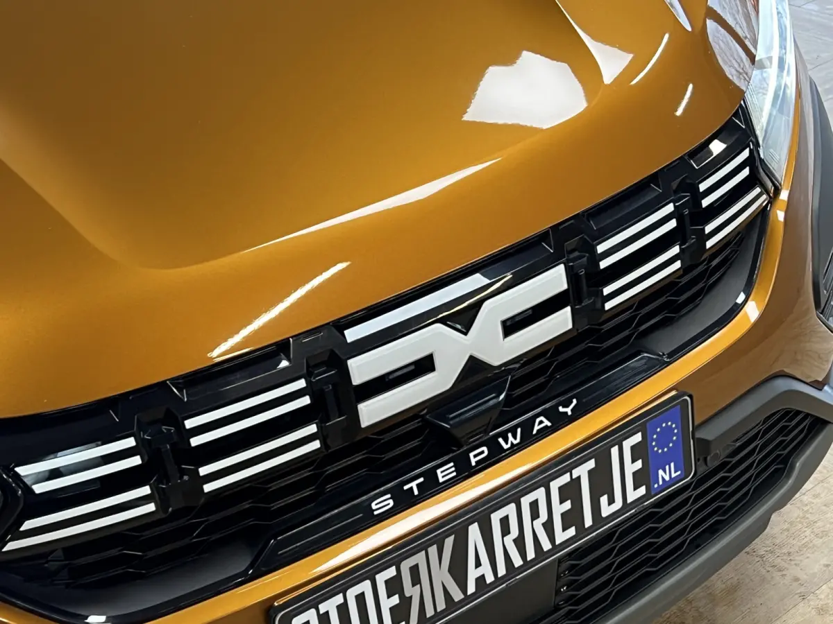 1.0 TCe 90 Automaat | Navi | Dode hoek | Stoelverwarming | Camera | PDC V+A | 100% Dacia dealer onderhouden!