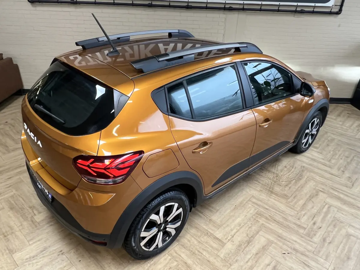 1.0 TCe 90 Automaat | Navi | Dode hoek | Stoelverwarming | Camera | PDC V+A | 100% Dacia dealer onderhouden!