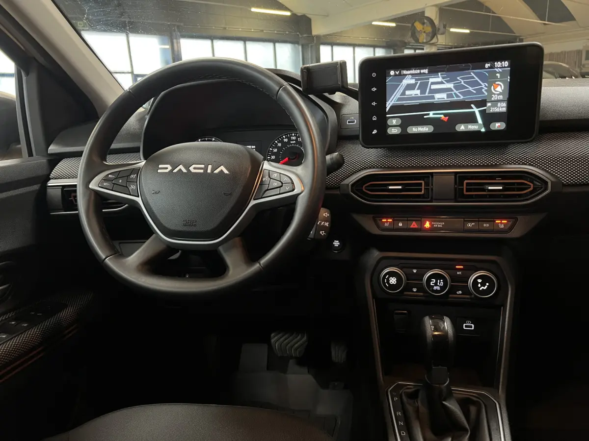 1.0 TCe 90 Automaat | Navi | Dode hoek | Stoelverwarming | Camera | PDC V+A | 100% Dacia dealer onderhouden!