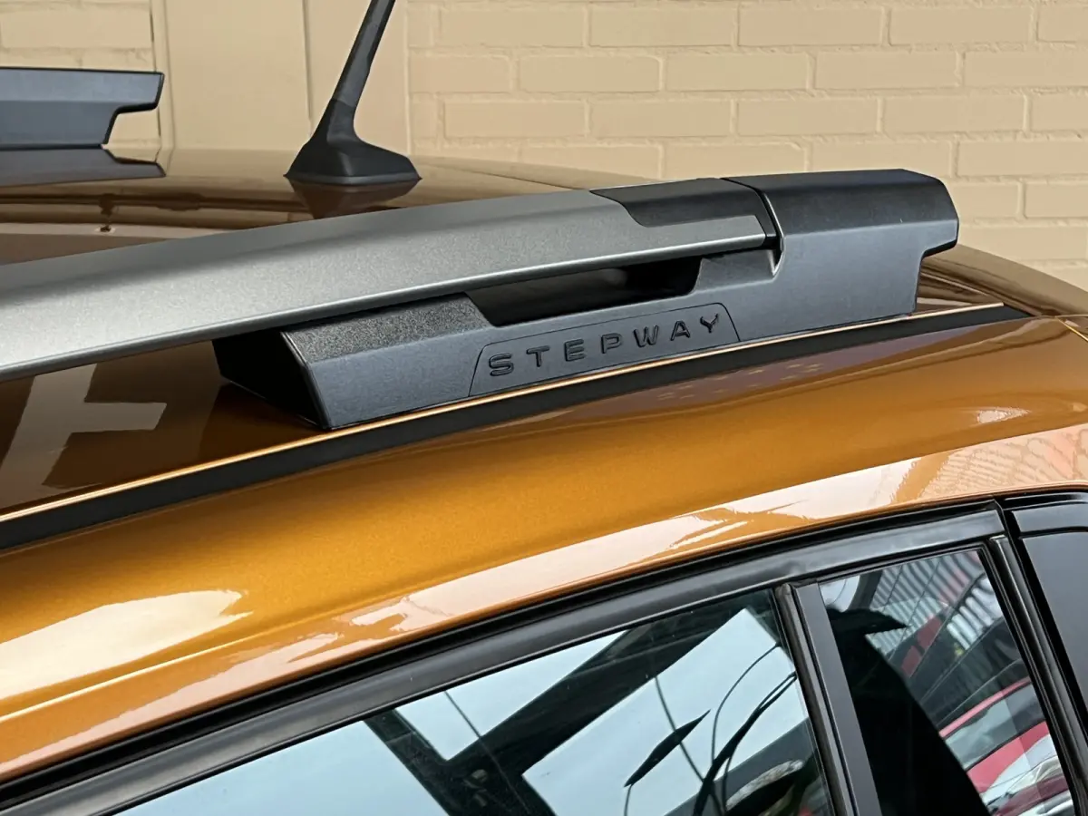 1.0 TCe 90 Automaat | Navi | Dode hoek | Stoelverwarming | Camera | PDC V+A | 100% Dacia dealer onderhouden!