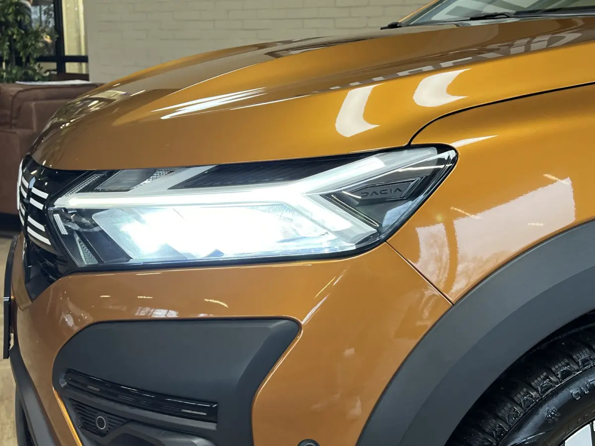 1.0 TCe 90 Automaat | Navi | Dode hoek | Stoelverwarming | Camera | PDC V+A | 100% Dacia dealer onderhouden!