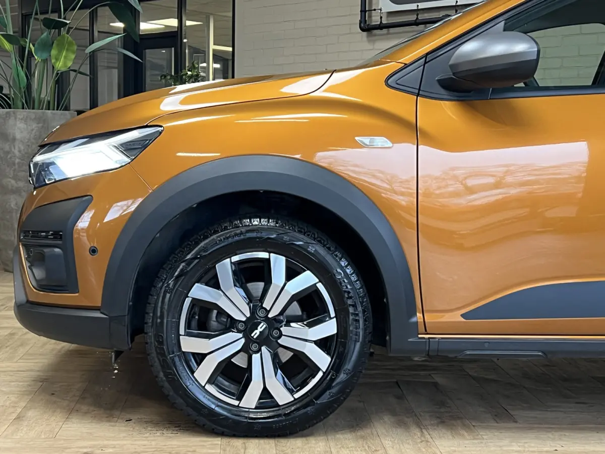 1.0 TCe 90 Automaat | Navi | Dode hoek | Stoelverwarming | Camera | PDC V+A | 100% Dacia dealer onderhouden!