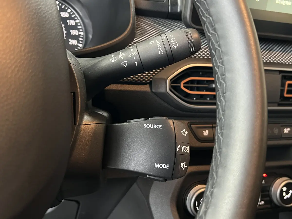 1.0 TCe 90 Automaat | Navi | Dode hoek | Stoelverwarming | Camera | PDC V+A | 100% Dacia dealer onderhouden!