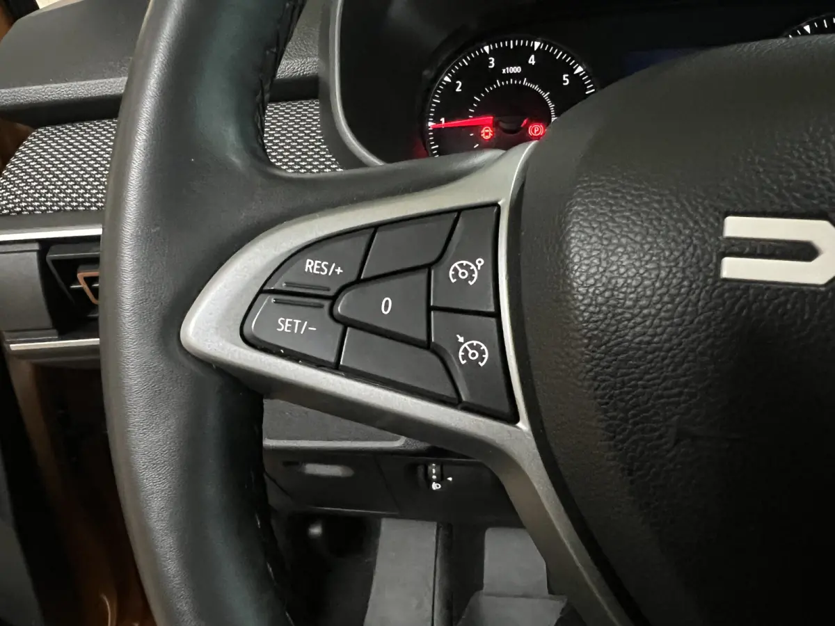 1.0 TCe 90 Automaat | Navi | Dode hoek | Stoelverwarming | Camera | PDC V+A | 100% Dacia dealer onderhouden!