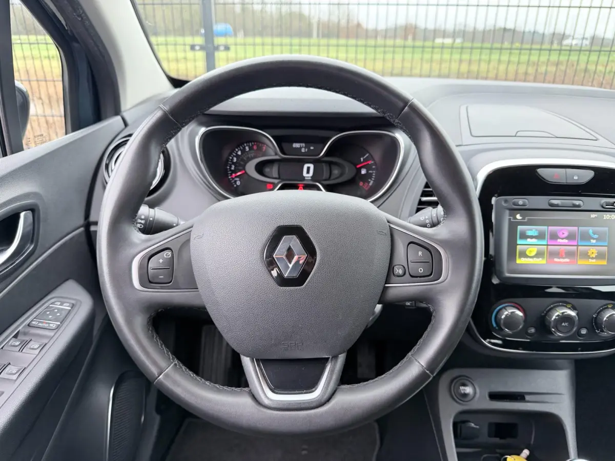 0.9 TCe Limited | NAV | keyless| Carplay | LMV | PDC