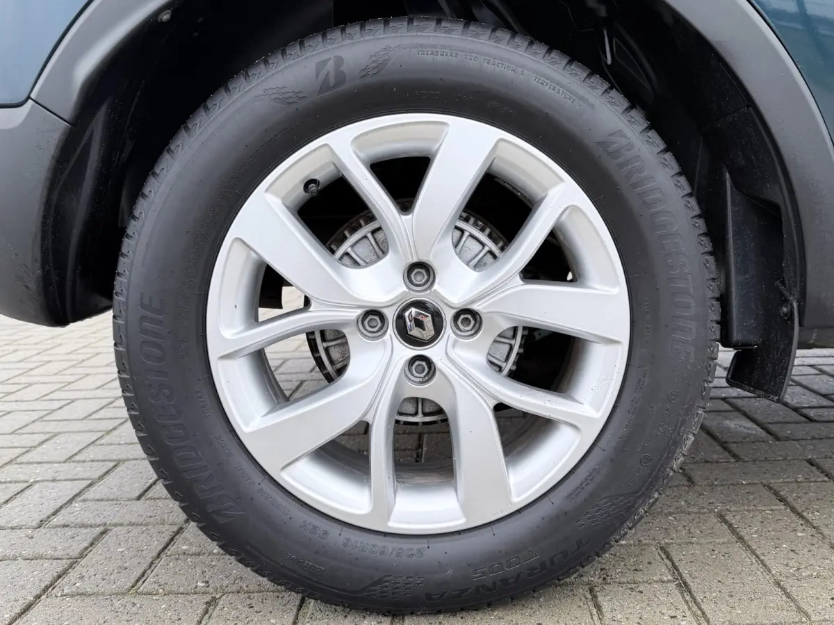 0.9 TCe Limited | NAV | keyless| Carplay | LMV | PDC