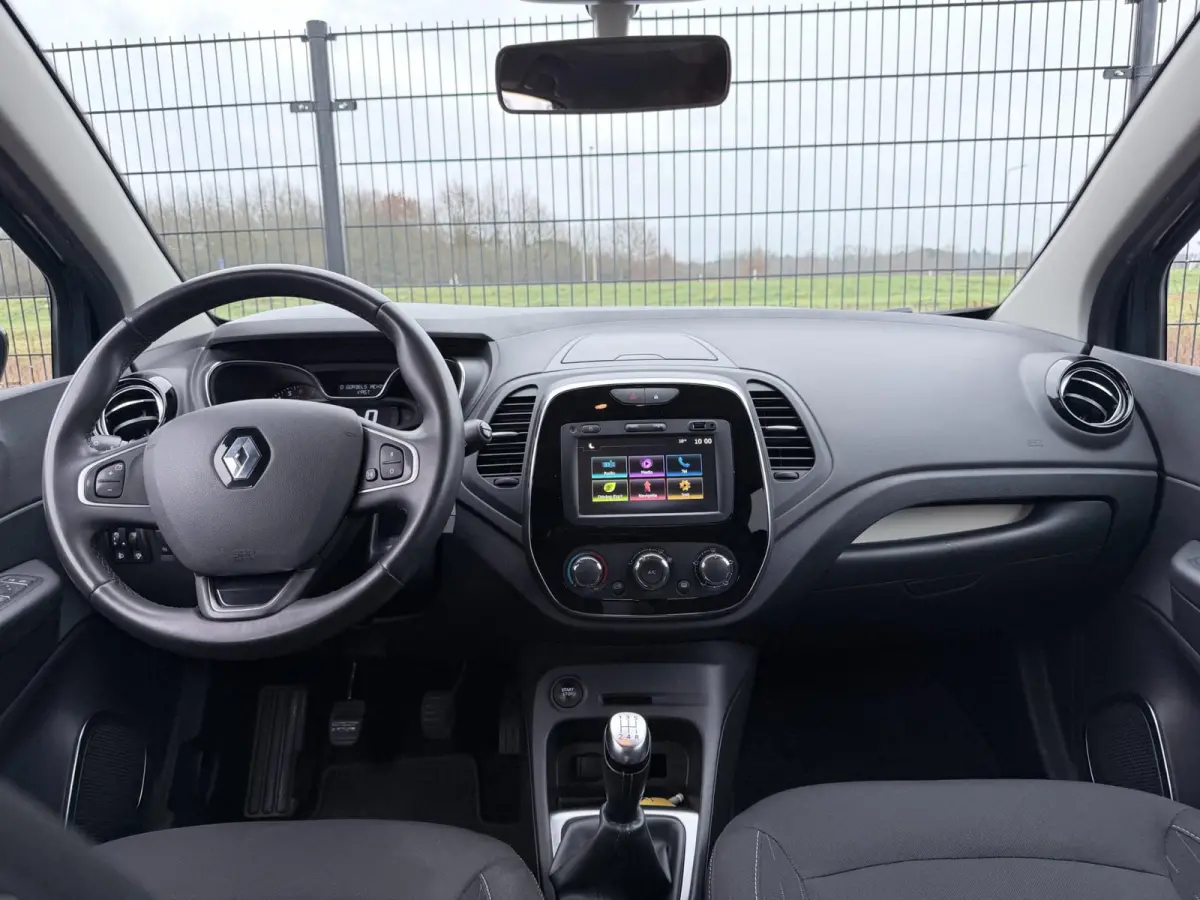 0.9 TCe Limited | NAV | keyless| Carplay | LMV | PDC