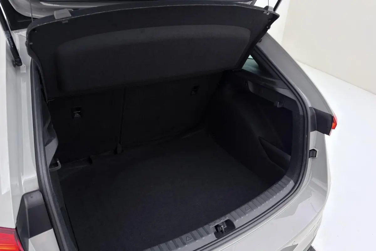 1.0 TSI Sport Business | Panoramadak | CarPlay | Org NL | Climate Control | Stoelverwarming | Sportstoelen | PDC |