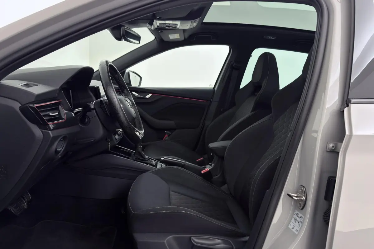 1.0 TSI Sport Business | Panoramadak | CarPlay | Org NL | Climate Control | Stoelverwarming | Sportstoelen | PDC |