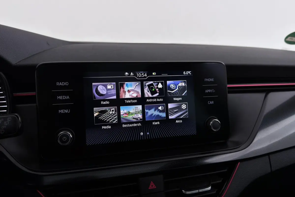 1.0 TSI Sport Business | Panoramadak | CarPlay | Org NL | Climate Control | Stoelverwarming | Sportstoelen | PDC |