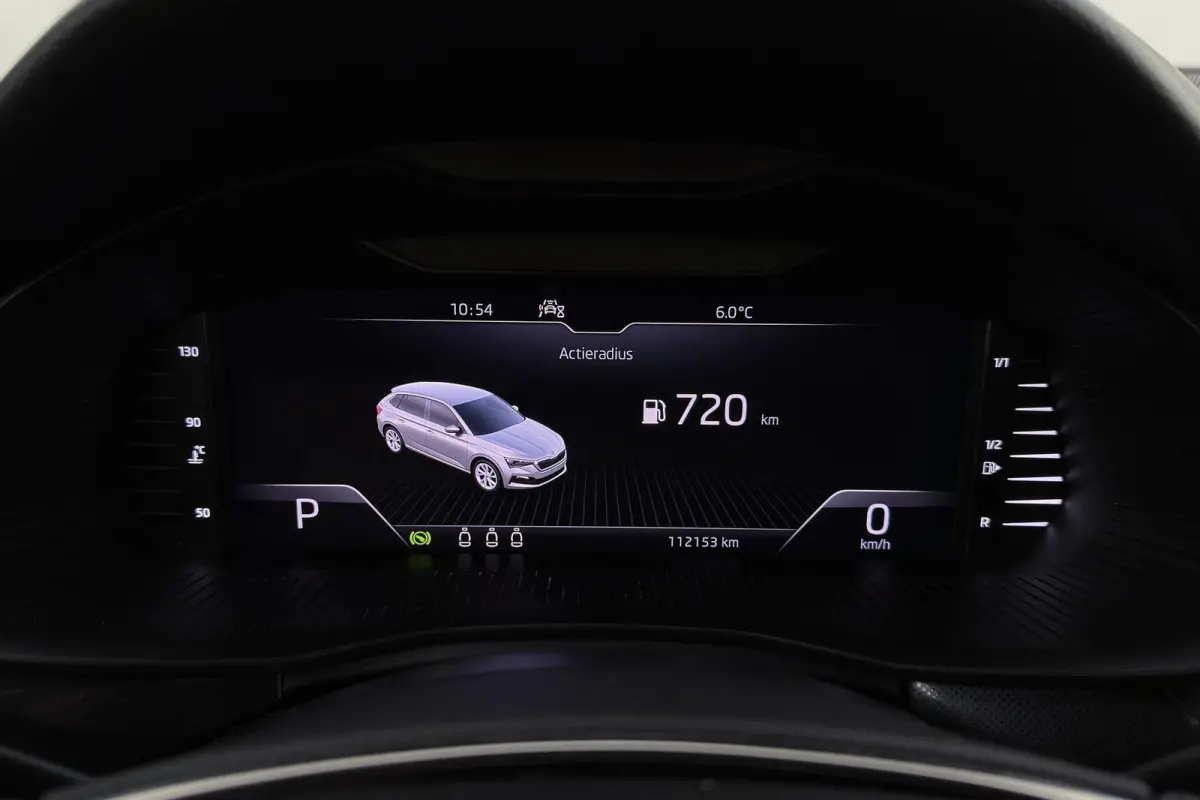 1.0 TSI Sport Business | Panoramadak | CarPlay | Org NL | Climate Control | Stoelverwarming | Sportstoelen | PDC |