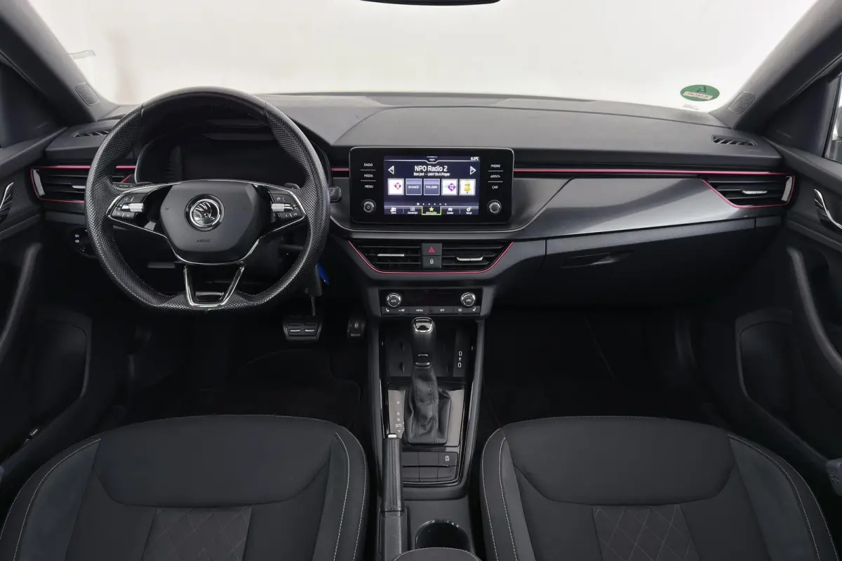 1.0 TSI Sport Business | Panoramadak | CarPlay | Org NL | Climate Control | Stoelverwarming | Sportstoelen | PDC |