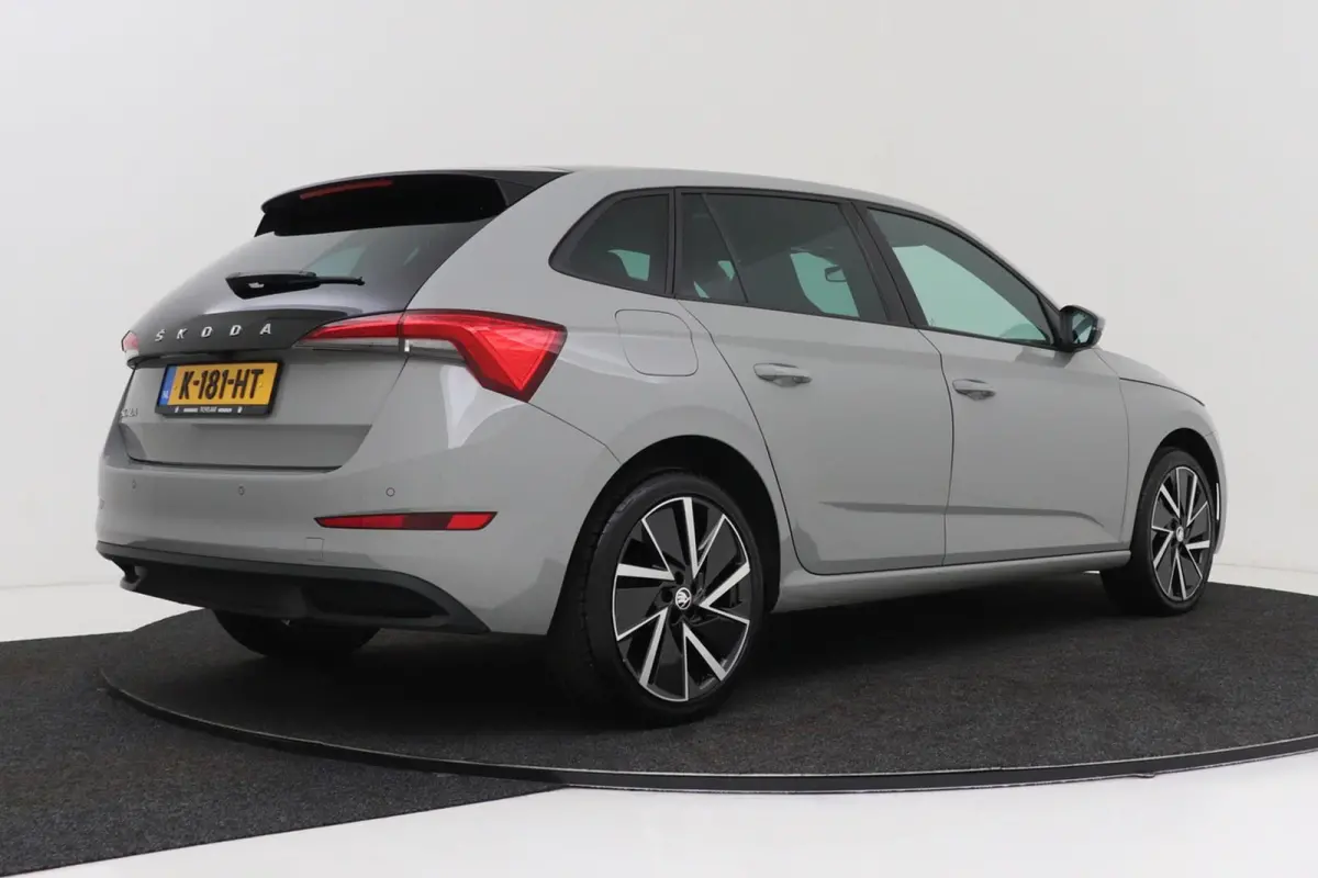 1.0 TSI Sport Business | Panoramadak | CarPlay | Org NL | Climate Control | Stoelverwarming | Sportstoelen | PDC |