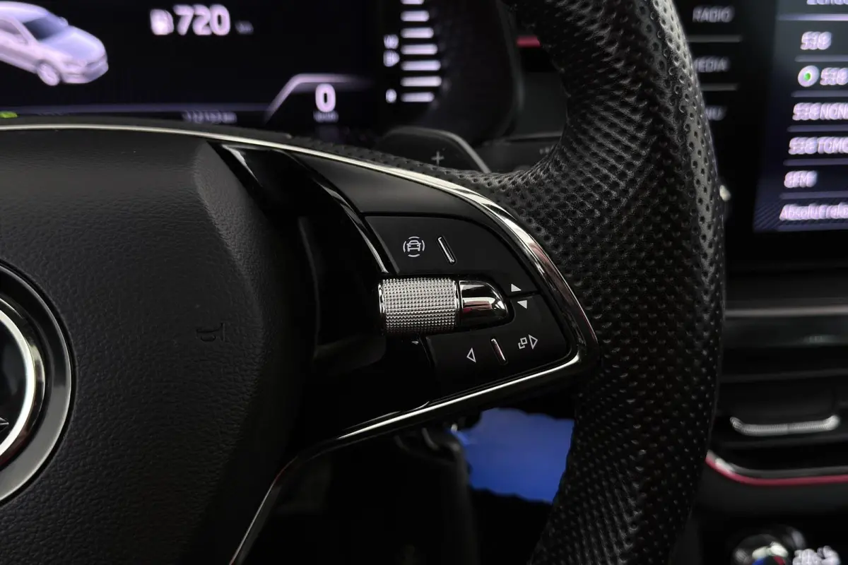 1.0 TSI Sport Business | Panoramadak | CarPlay | Org NL | Climate Control | Stoelverwarming | Sportstoelen | PDC |