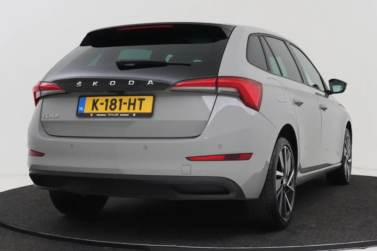 1.0 TSI Sport Business | Panoramadak | CarPlay | Org NL | Climate Control | Stoelverwarming | Sportstoelen | PDC |