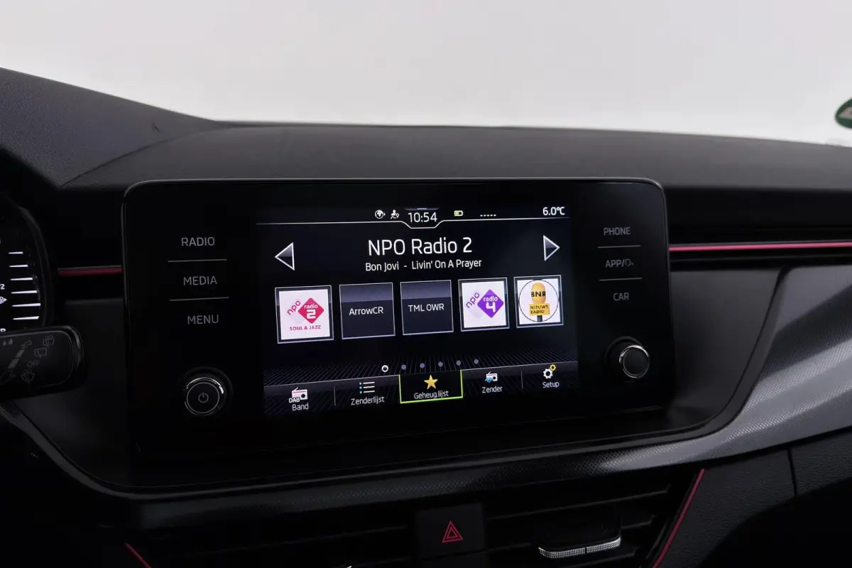 1.0 TSI Sport Business | Panoramadak | CarPlay | Org NL | Climate Control | Stoelverwarming | Sportstoelen | PDC |