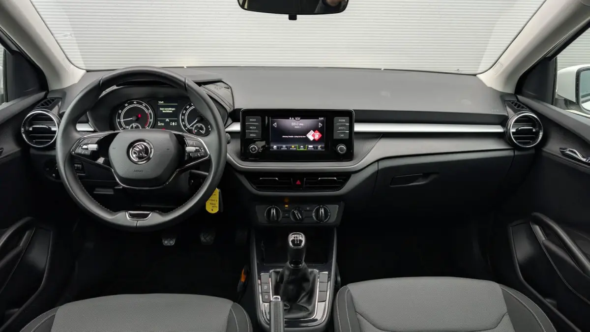 1.0 TSI 95pk Ambition | Smartlink | Cruise Control | PDC Achter