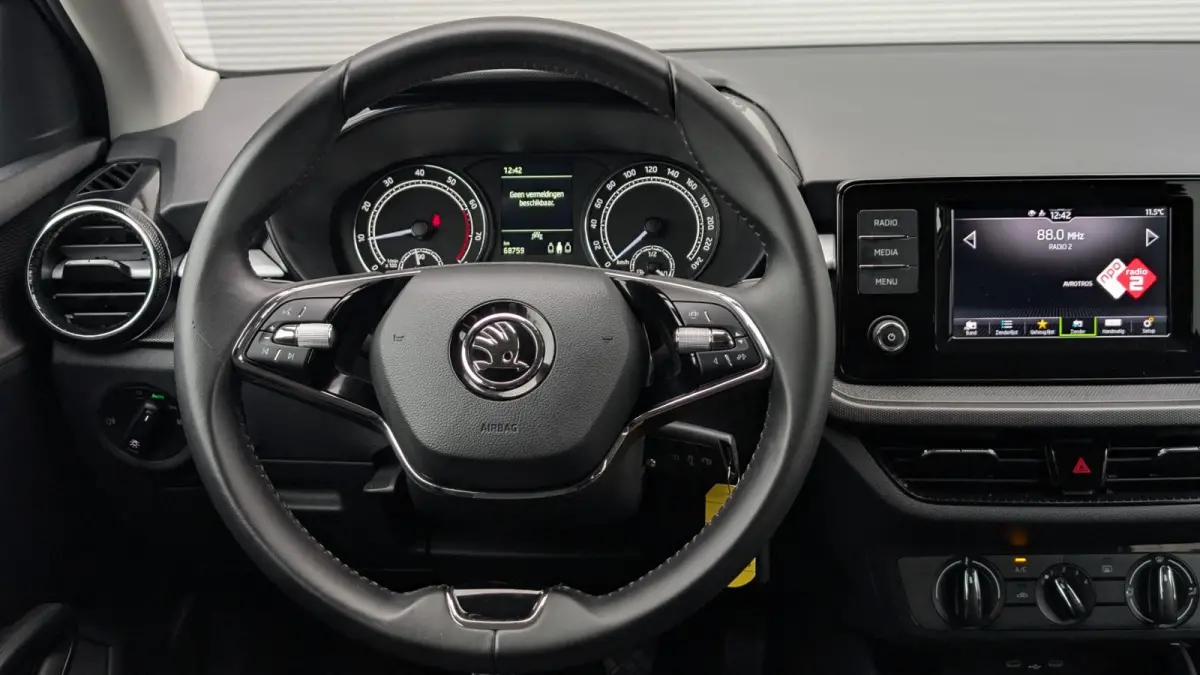 1.0 TSI 95pk Ambition | Smartlink | Cruise Control | PDC Achter