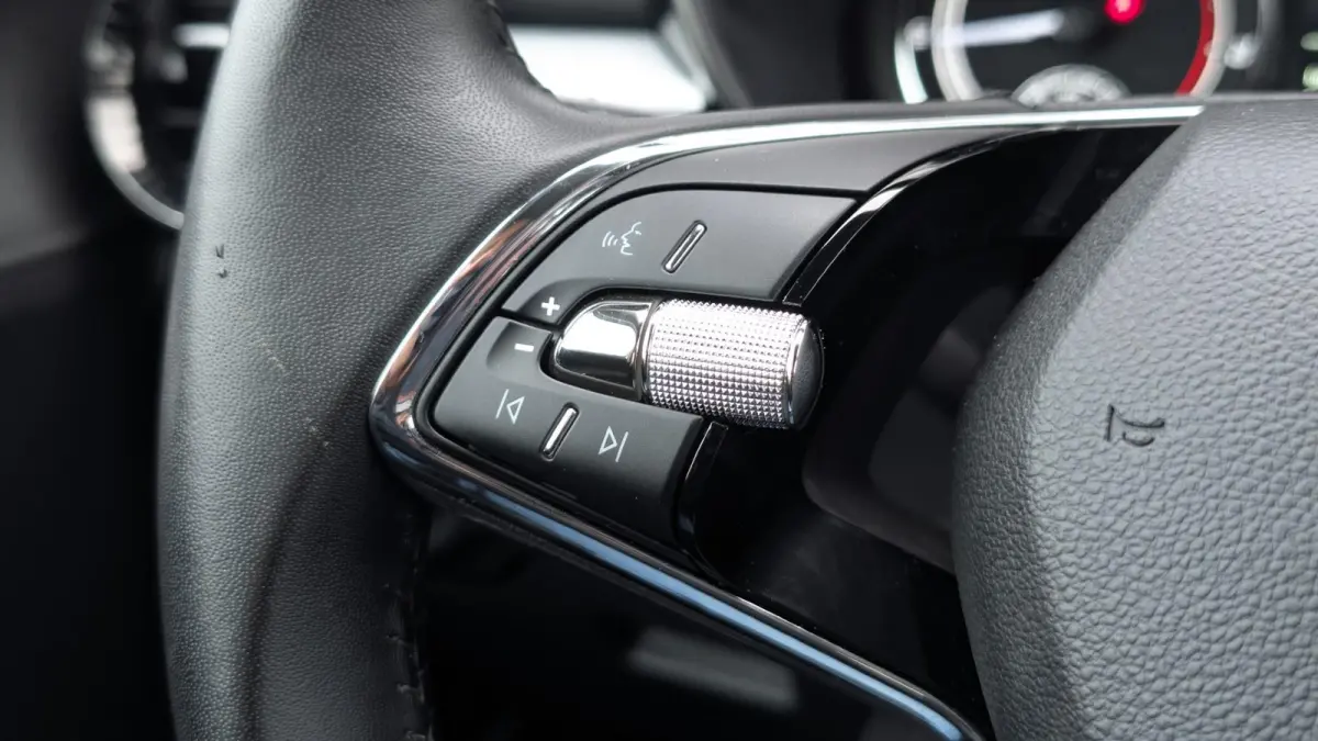 1.0 TSI 95pk Ambition | Smartlink | Cruise Control | PDC Achter