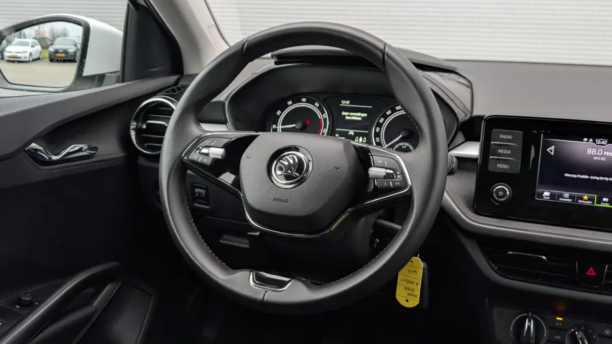 1.0 TSI 95pk Ambition | Smartlink | Cruise Control | PDC Achter