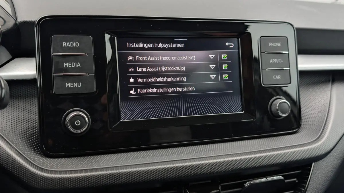 1.0 TSI 95pk Ambition | Smartlink | Cruise Control | PDC Achter