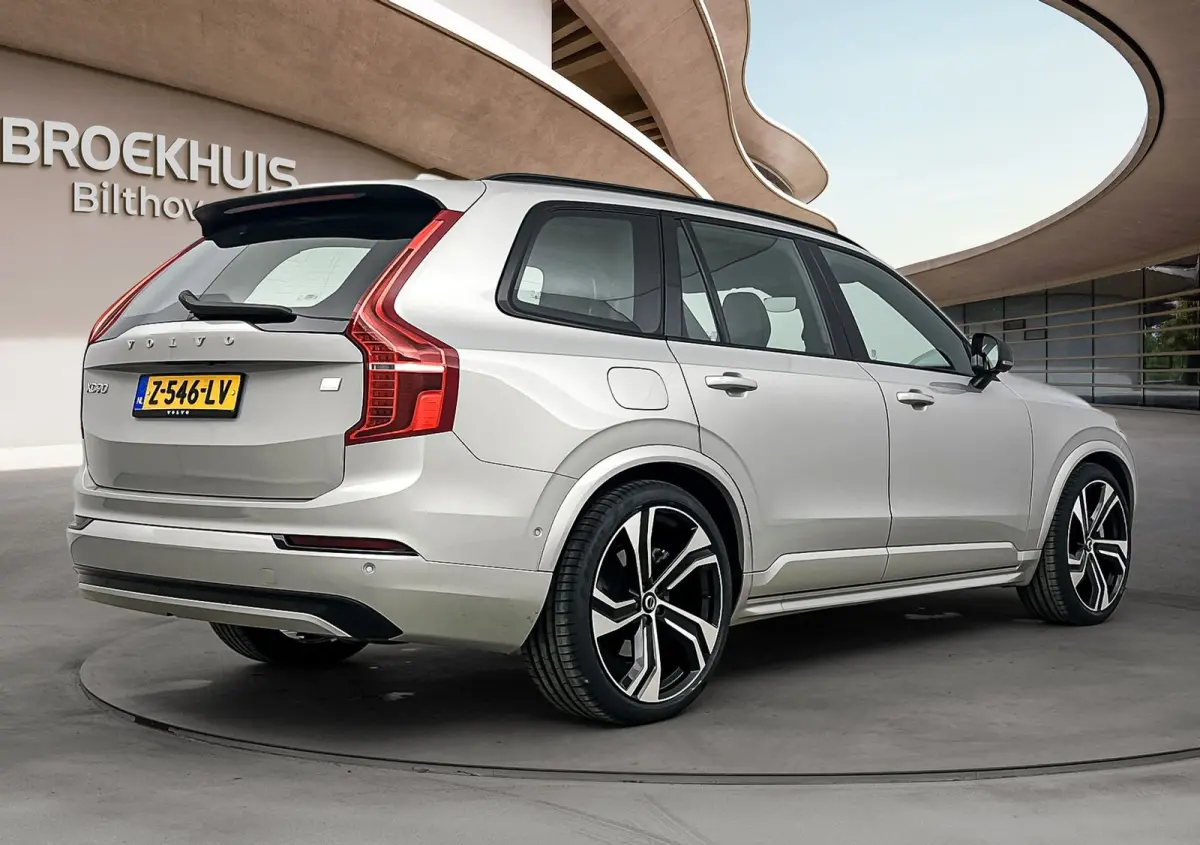 2.0 T8 Recharge AWD Ultimate Dark | Trekhaak | Bower & Wilkins Audio | Gelamineerd Glas | Luchtvering | PDC V+A+ 360 camera | Sportstoelen | 22 inch LM |