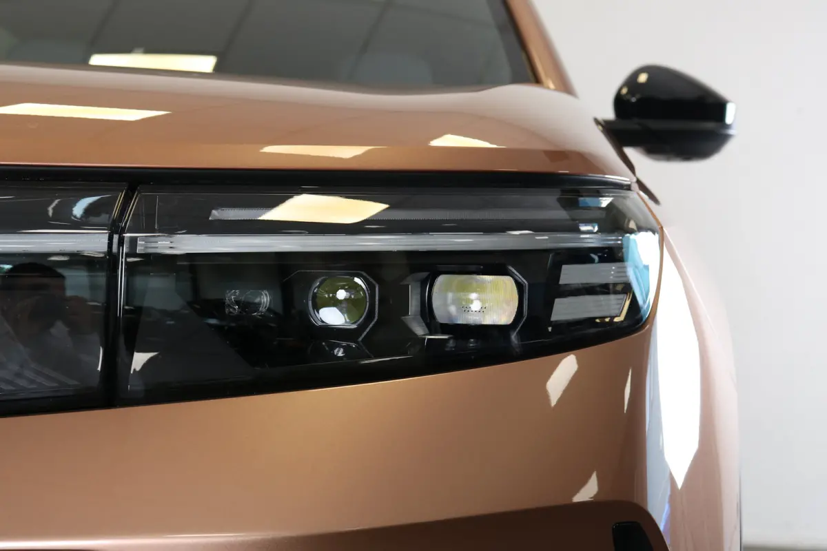 GS, | Draadloze telefoonlader (Inductie) | Elektronische klimaatregeling met twee zones | IntelliLux Pixel HD Matrix LED koplampen incl. adaptieve grootlicht assistentie en verlichte 3D Vizo