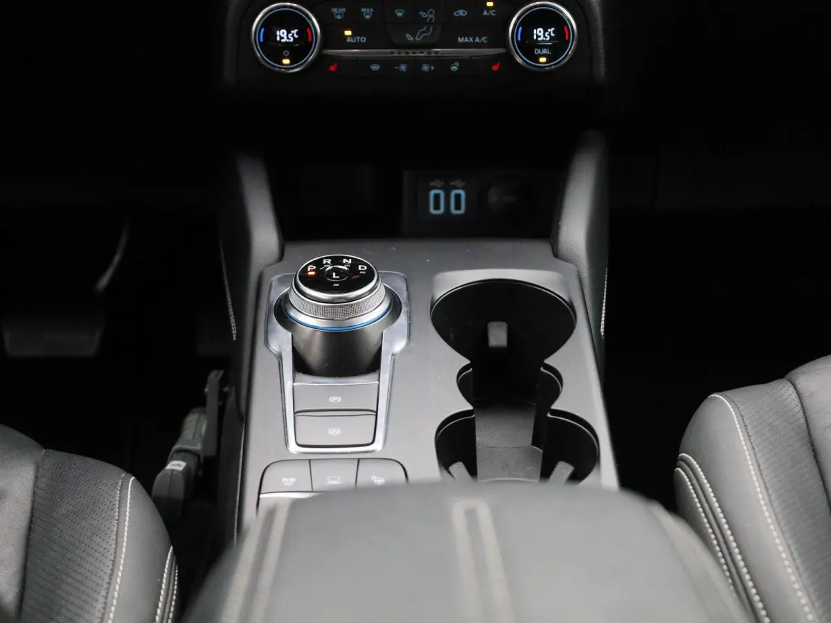 2.5 PHEV Vignale | Adaptieve Cruise | Head-Up Display | Adaptieve Koplampen | Stoel/stuur voorruitverwarming | Dodehoekdetectie | Elek. Achterklep