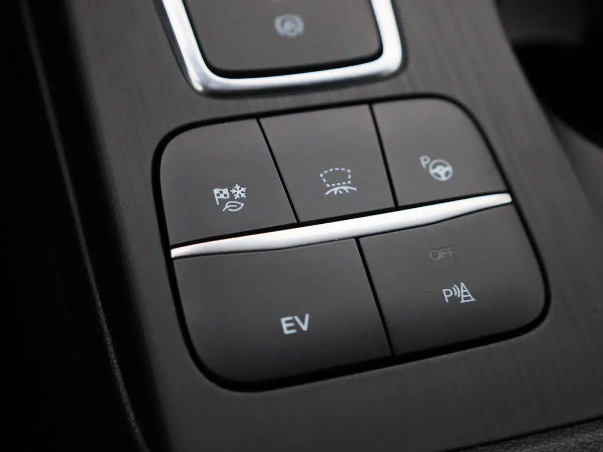 2.5 PHEV Vignale | Adaptieve Cruise | Head-Up Display | Adaptieve Koplampen | Stoel/stuur voorruitverwarming | Dodehoekdetectie | Elek. Achterklep