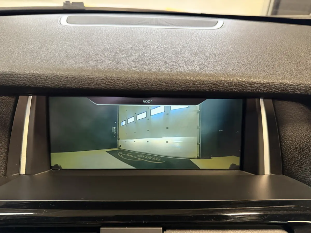 xDrive20i | M-Sport | Centennial High Executive | Panoramadak | Head-Up | Lederen sportstoelen | 20'' LMV