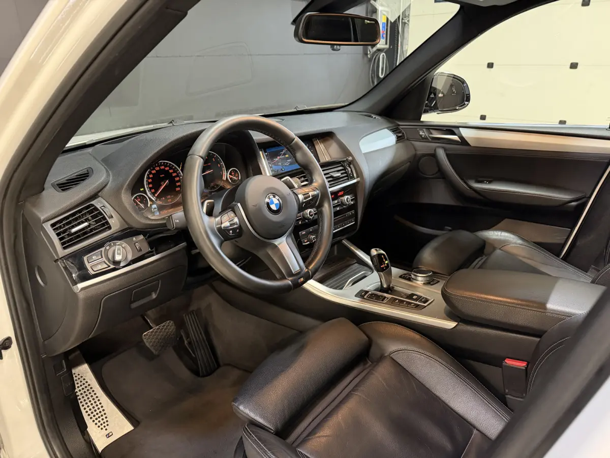 xDrive20i | M-Sport | Centennial High Executive | Panoramadak | Head-Up | Lederen sportstoelen | 20'' LMV