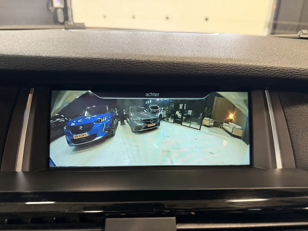 xDrive20i | M-Sport | Centennial High Executive | Panoramadak | Head-Up | Lederen sportstoelen | 20'' LMV