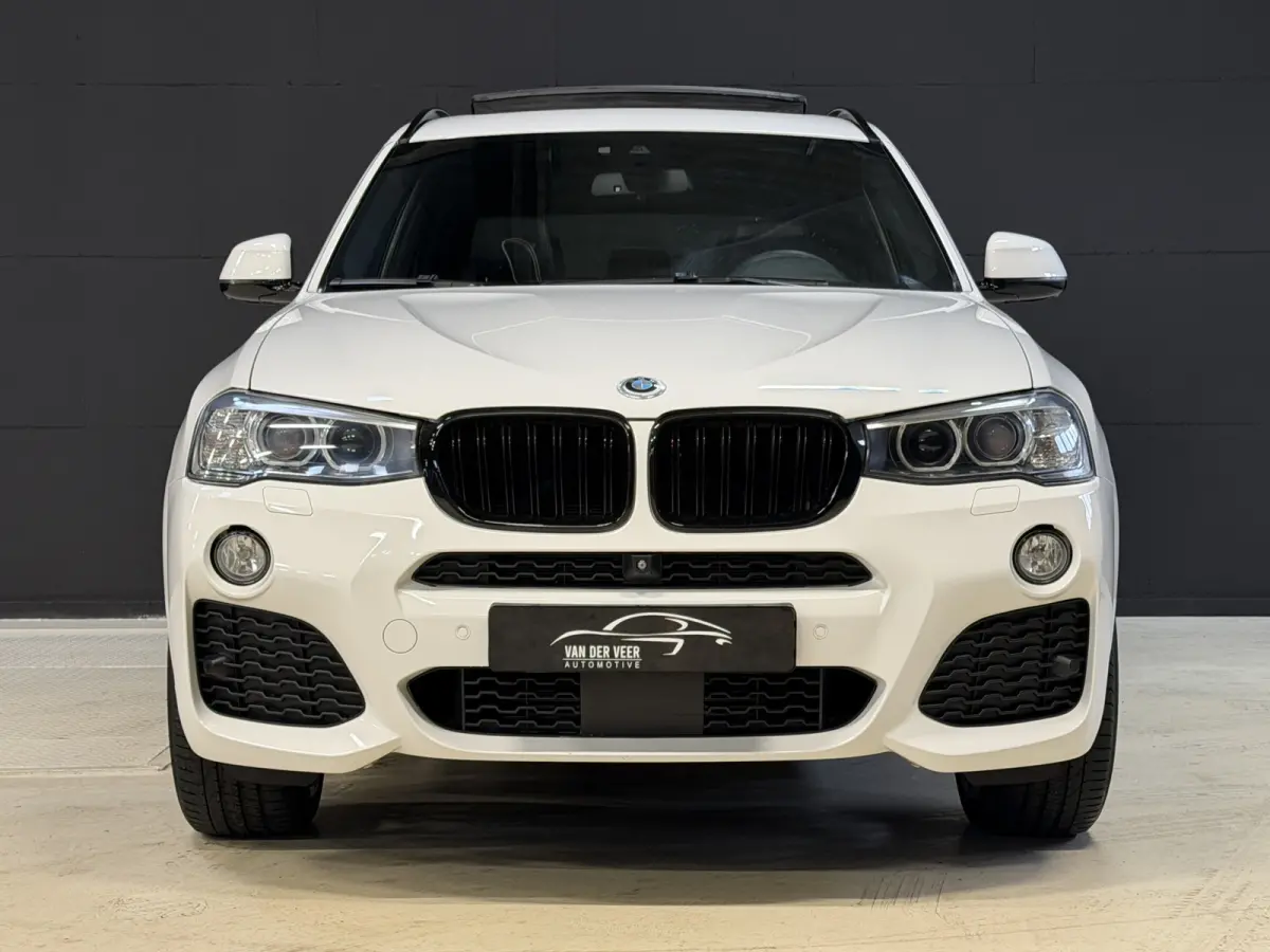 xDrive20i | M-Sport | Centennial High Executive | Panoramadak | Head-Up | Lederen sportstoelen | 20'' LMV