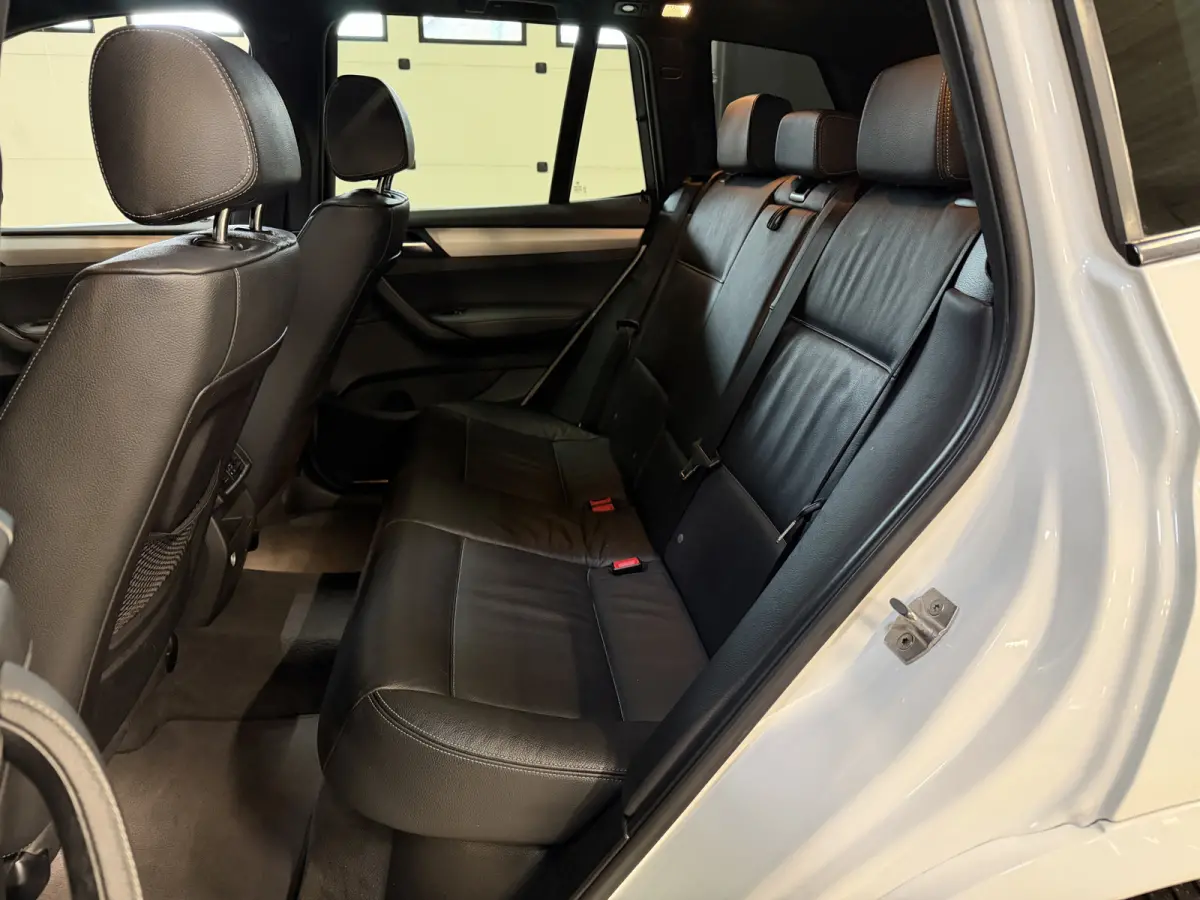 xDrive20i | M-Sport | Centennial High Executive | Panoramadak | Head-Up | Lederen sportstoelen | 20'' LMV