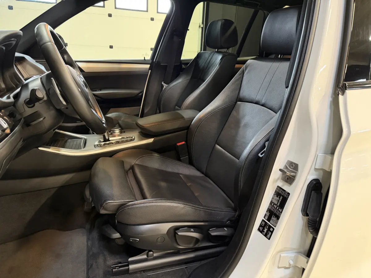 xDrive20i | M-Sport | Centennial High Executive | Panoramadak | Head-Up | Lederen sportstoelen | 20'' LMV