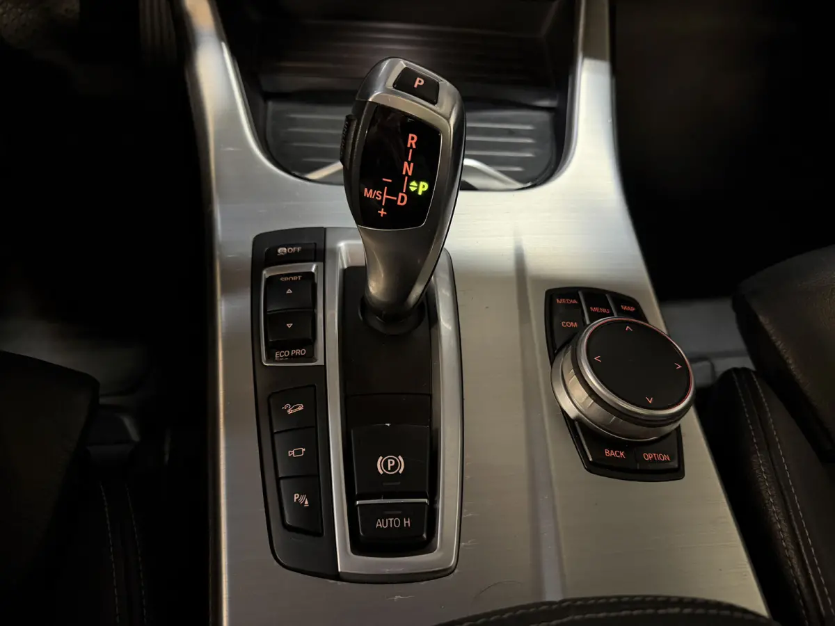 xDrive20i | M-Sport | Centennial High Executive | Panoramadak | Head-Up | Lederen sportstoelen | 20'' LMV