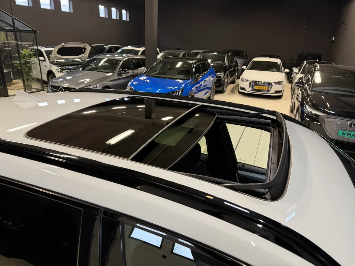 xDrive20i | M-Sport | Centennial High Executive | Panoramadak | Head-Up | Lederen sportstoelen | 20'' LMV