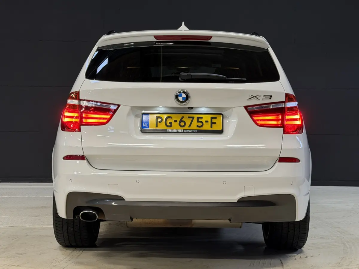 xDrive20i | M-Sport | Centennial High Executive | Panoramadak | Head-Up | Lederen sportstoelen | 20'' LMV