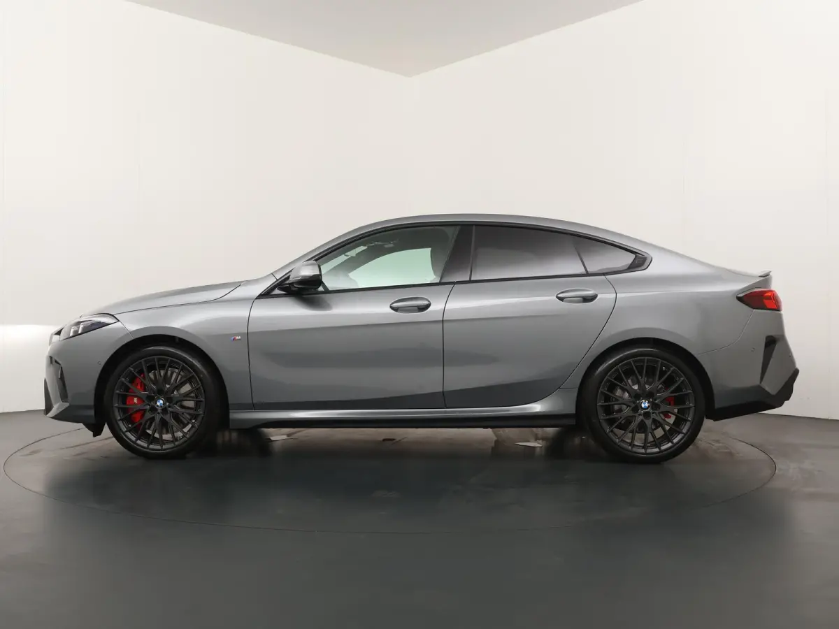 223 xDrive | M-Sport | Comfort Access | Harman Kardon | Adaptive Cruise | Stoelverwarming |